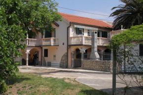 Отель Apartments with a parking space Privlaka, Zadar - 6154  Привлака